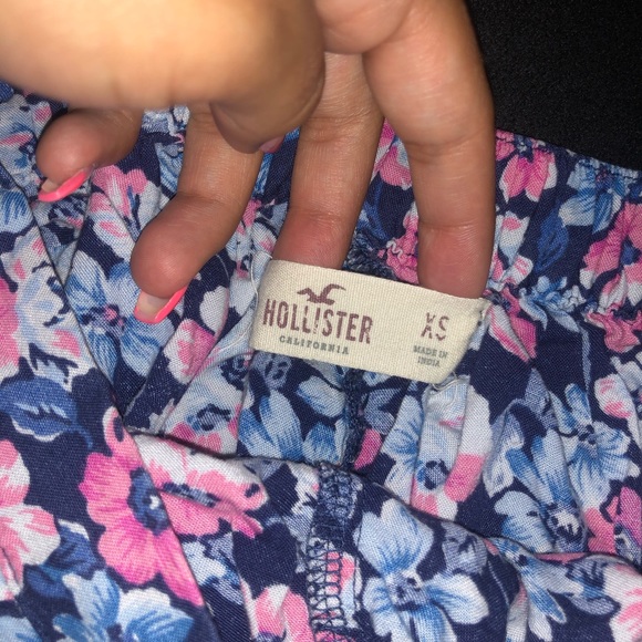 Hollister Dress Shorts - Picture 2 of 3